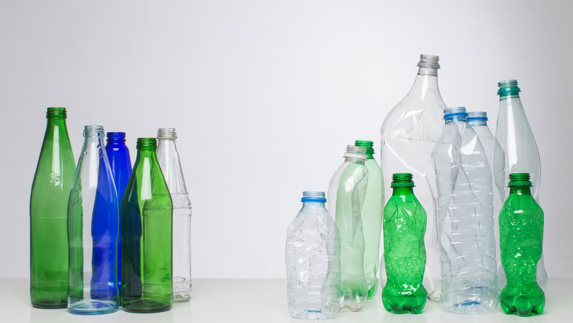 Image-by-Retann-glass-vs-plastic.jpg
