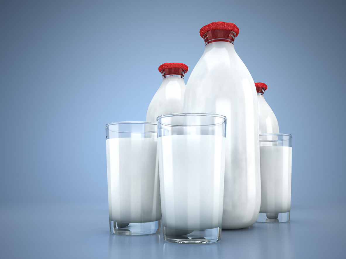 Whats-The-Best-Milk-Packaging-Glass-Versus-Plastic-Bottles-For-Milk.jpg