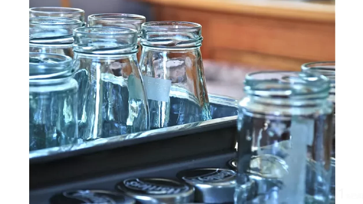 ways-to-sterilize-glass-bottles-and-jars.webp